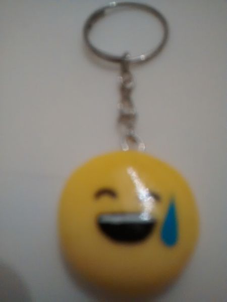 Chaveiro Emoji - Sorriso Apreensivo